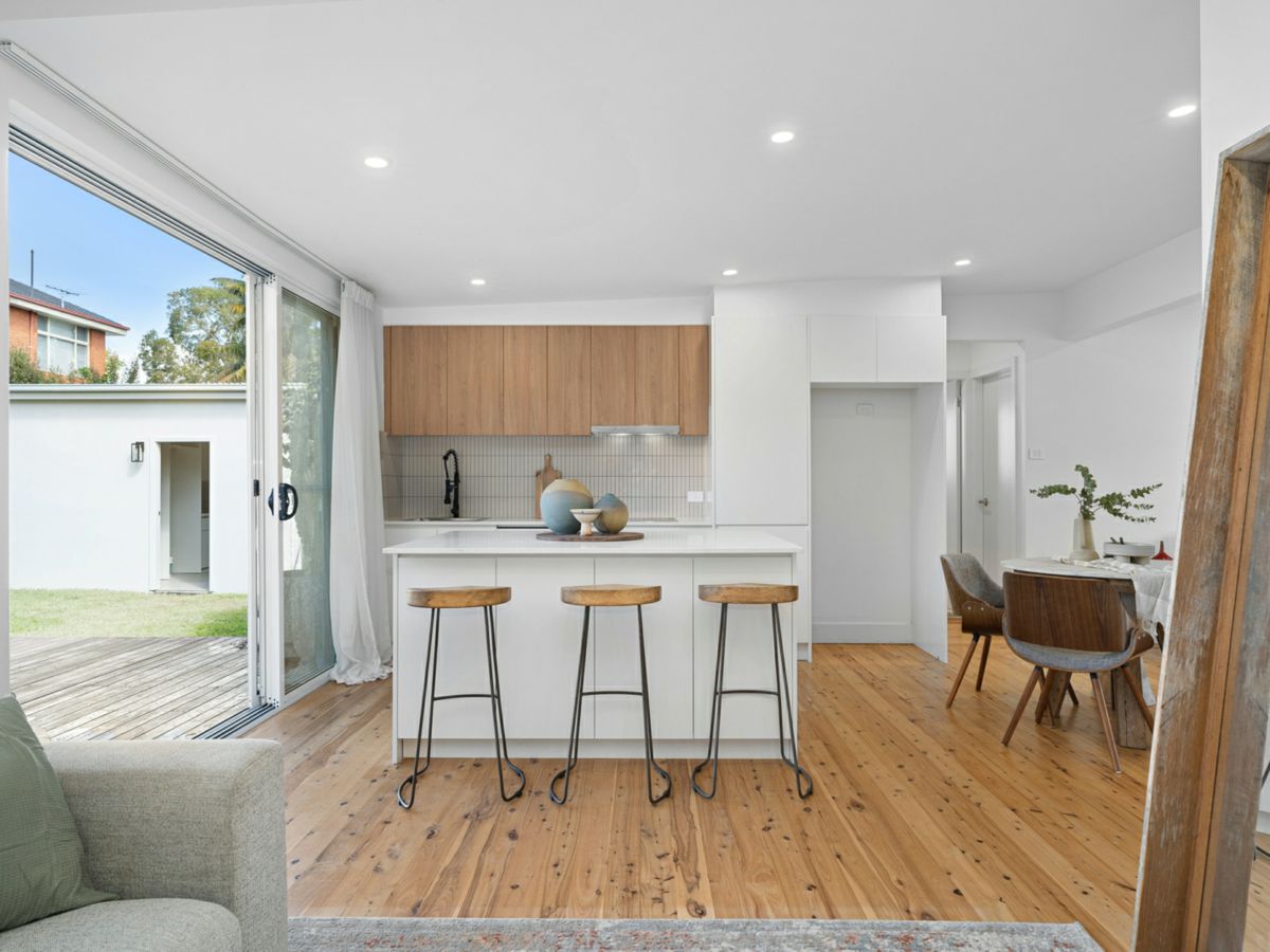 8 Thurlgona Road, Engadine - image 2