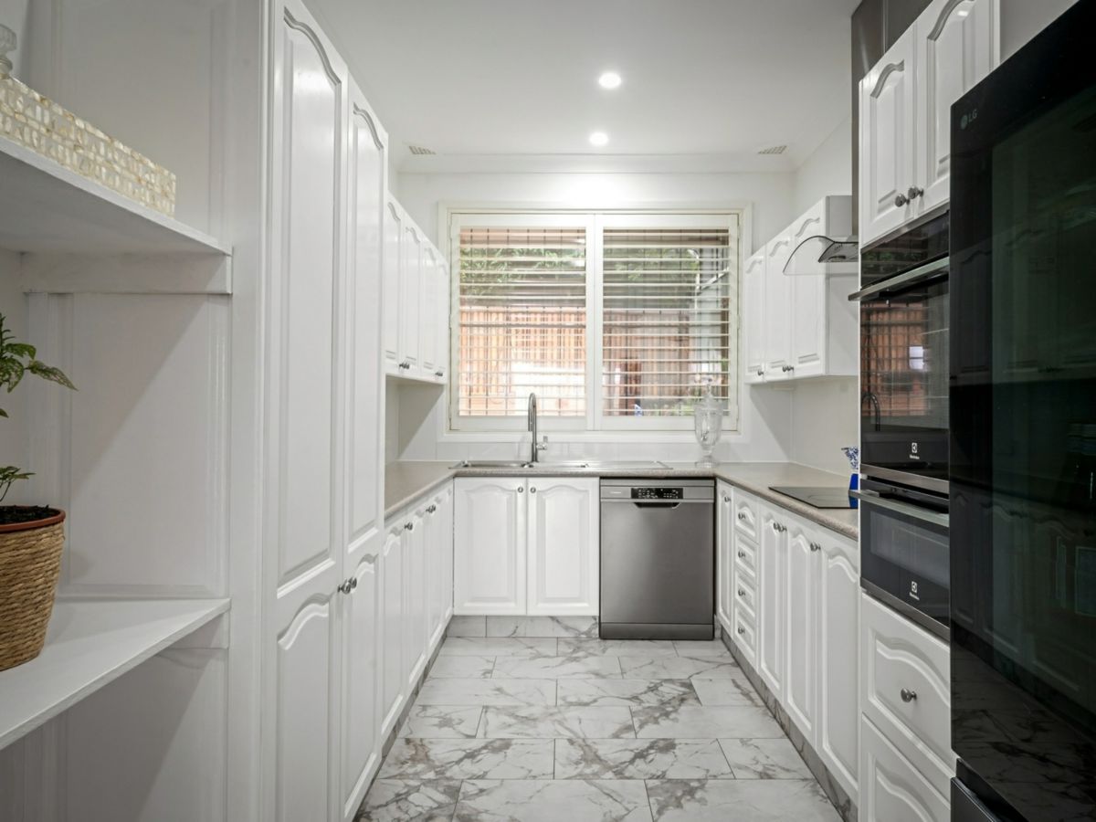 8/14 The Glen Road, Bardwell Valley - image 2