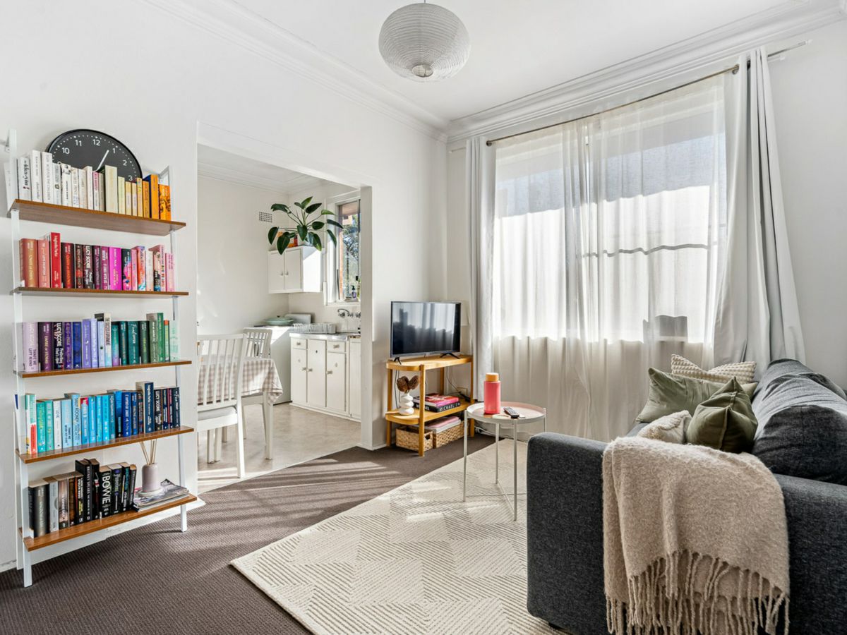 8/34 Smith Street, Tempe - image 2