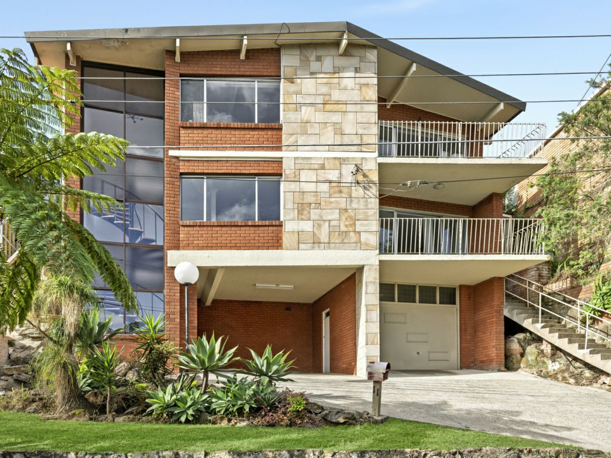 11 Upper Cliff Avenue, Northbridge - image 1
