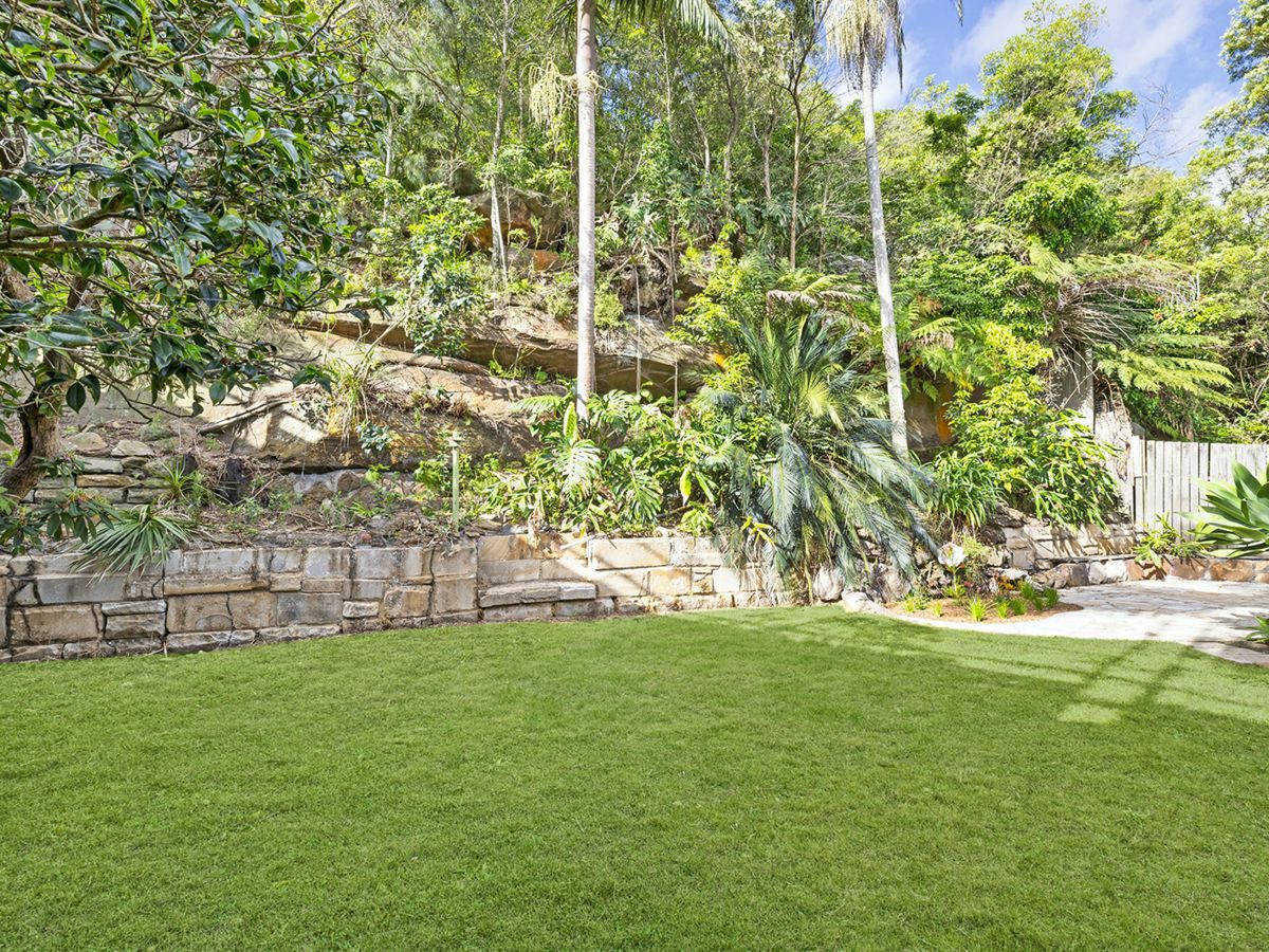 11 Upper Cliff Avenue, Northbridge - image 2