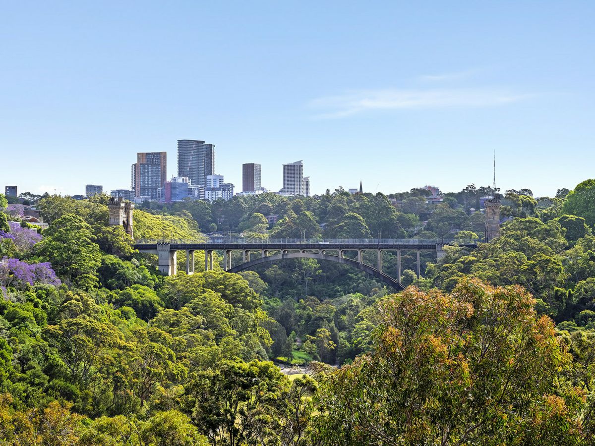 11 Upper Cliff Avenue, Northbridge - image 3