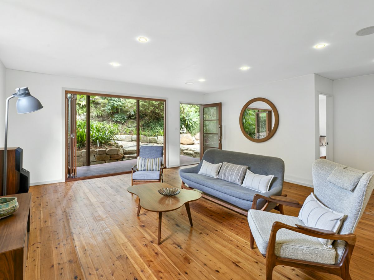 138 Grandview Drive, Newport - image 1