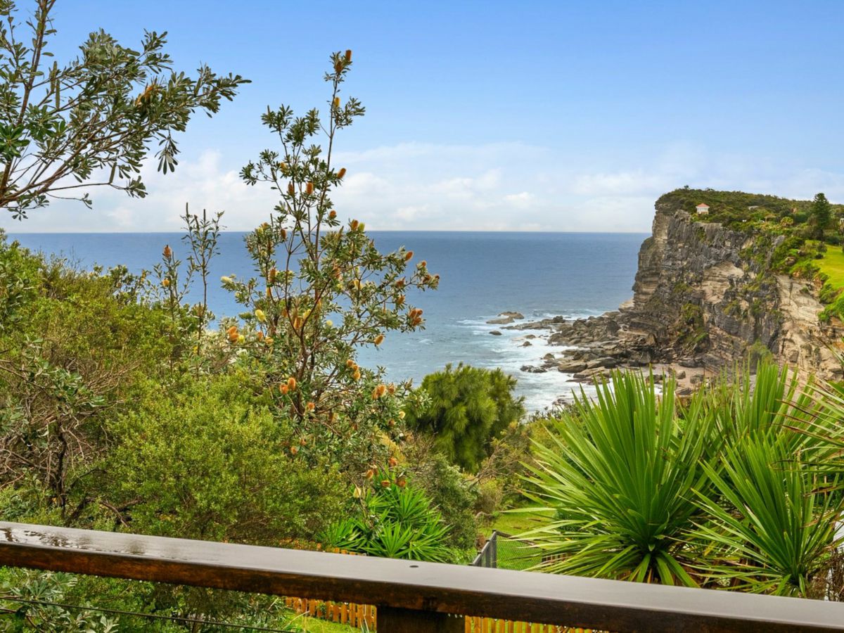 26 Watkins Road, Avalon Beach - image 2