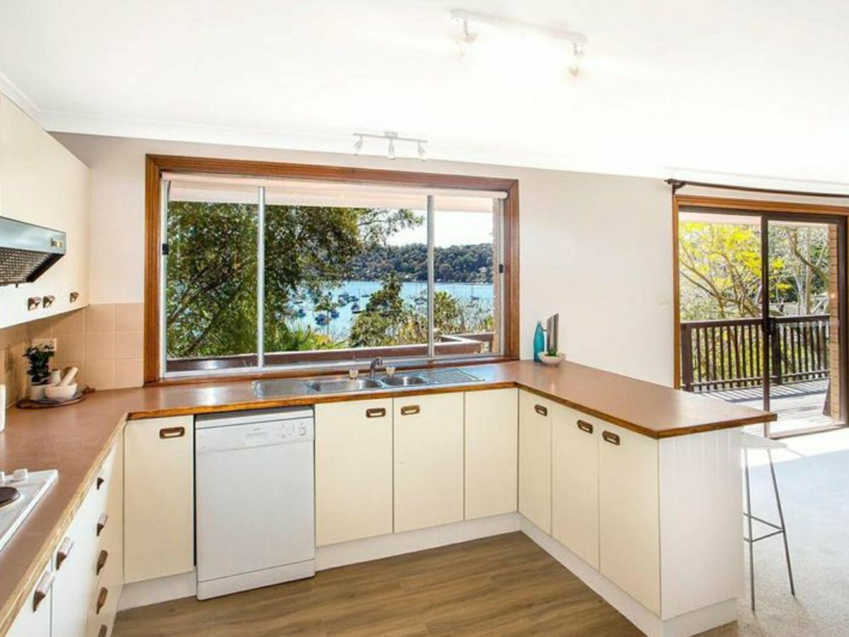6 Careel Bay Crescent, Avalon Beach - image 2