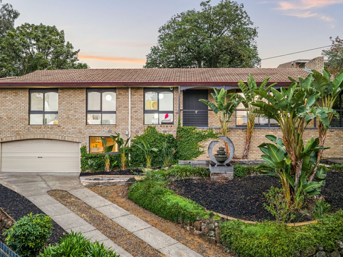 20 Ranleigh Rise, Templestowe Lower - image 1
