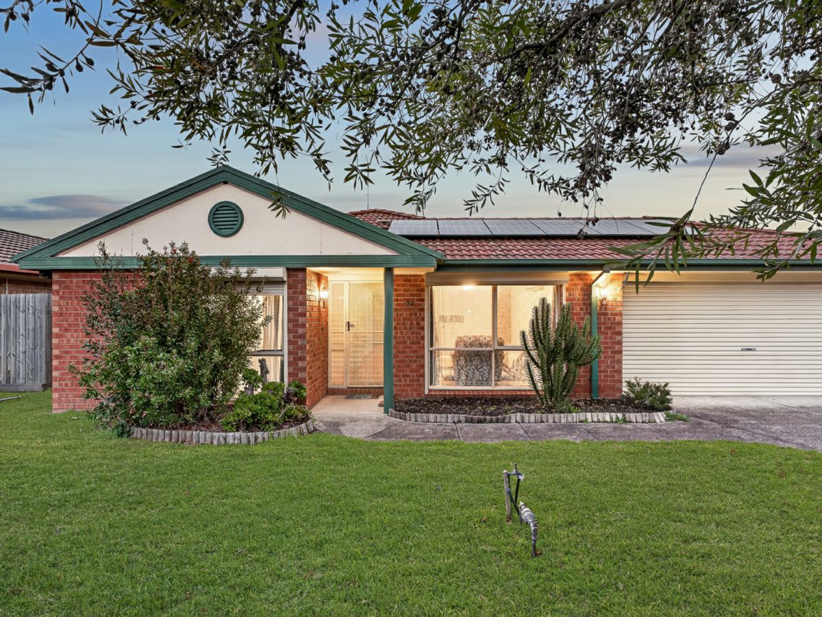 32 Sharpe Court, Berwick - image 1