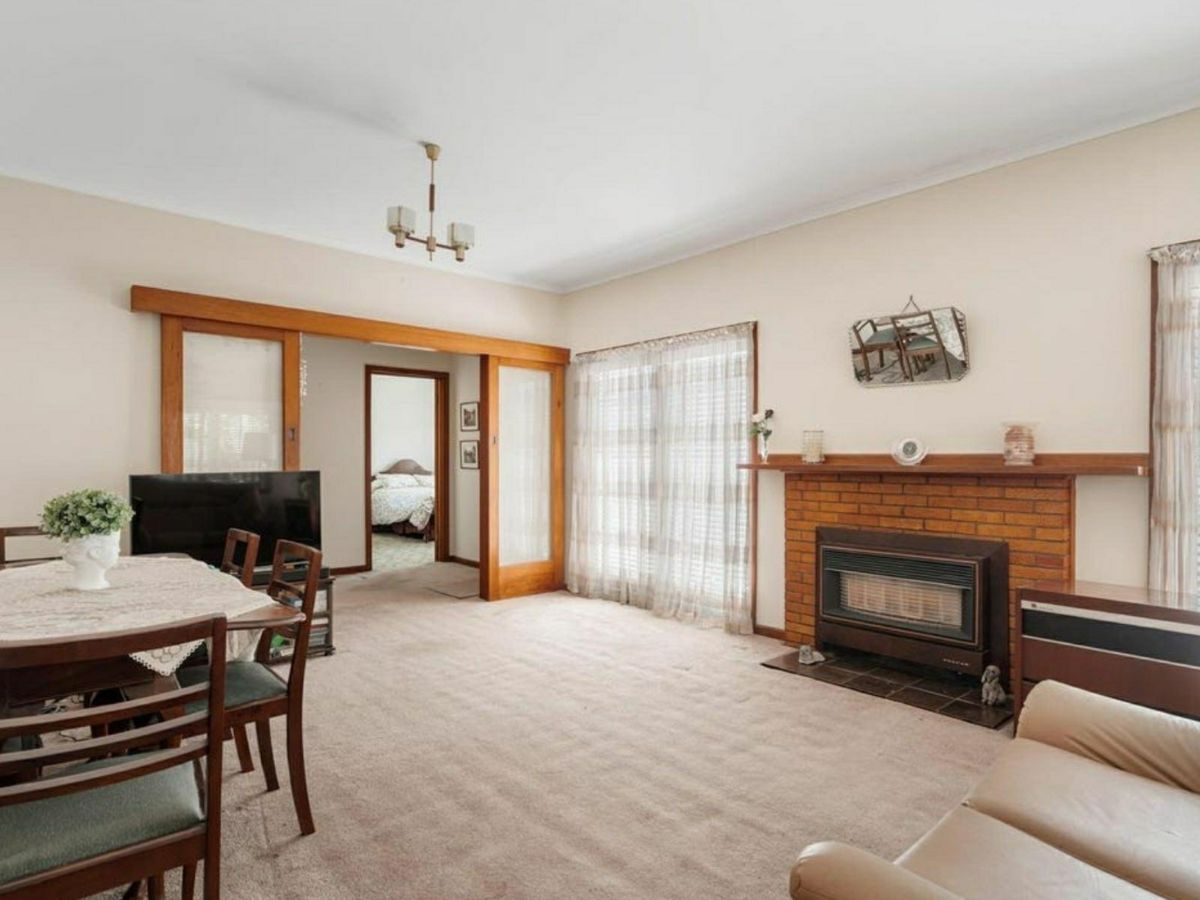 13 Roberts Avenue, Box Hill South - image 3