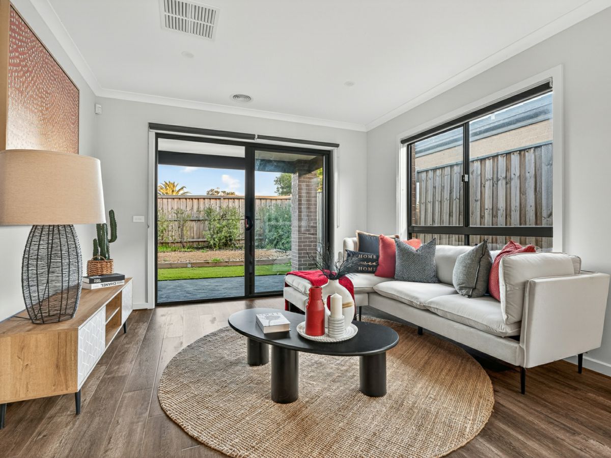 5 Strathfield Court, Cranbourne East - image 3