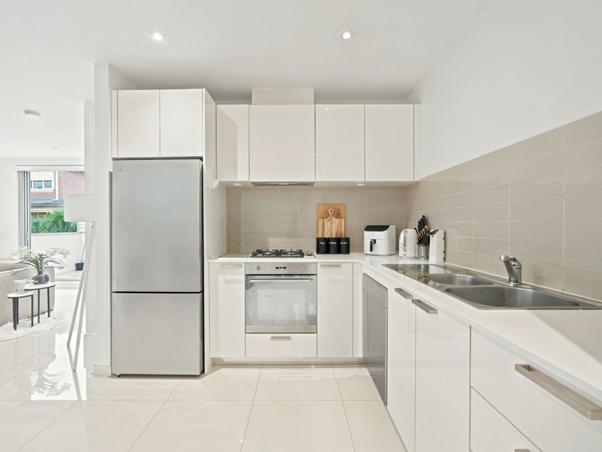 17/316 Manningham Road, Doncaster - image 3