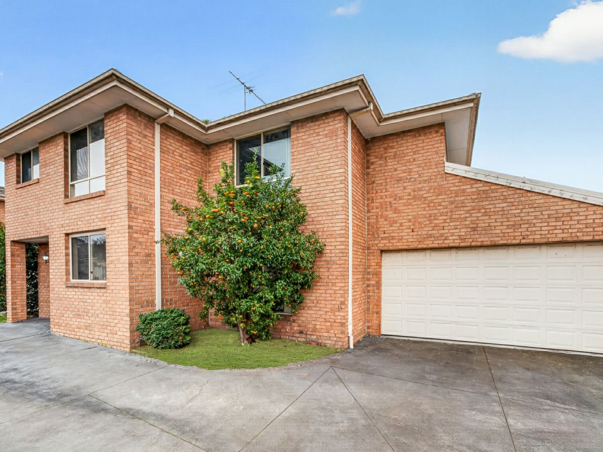 2/1 Minett Court, Narre Warren - image 1