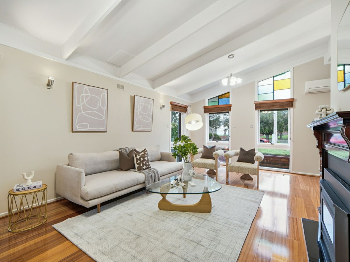 61 Galahad Crescent, Glen Waverley - image 2