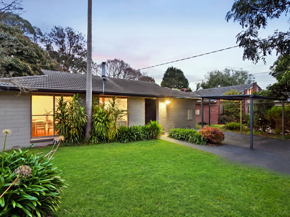 62 Cambden Park Parade, Ferntree Gully - image 2