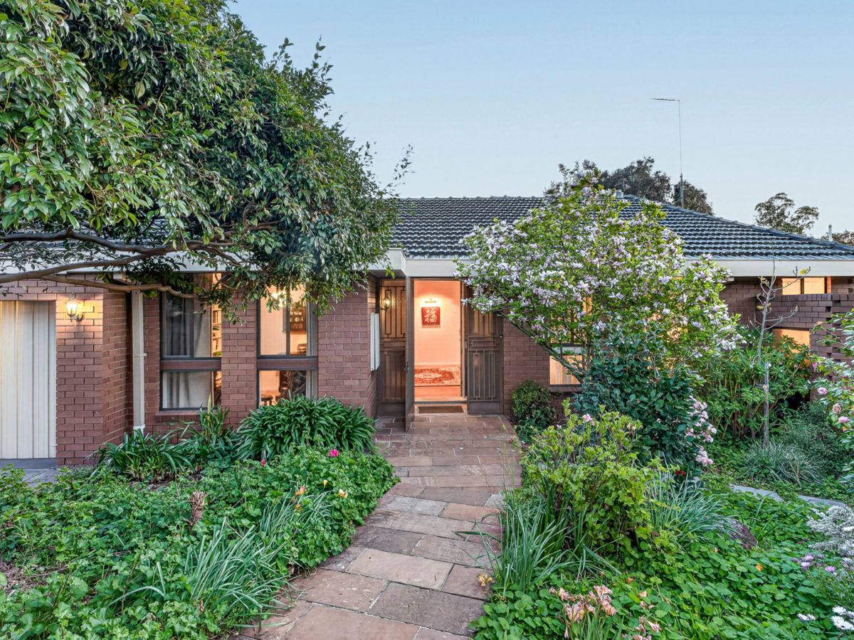 86 Rathmullen Quadrant, Doncaster - image 1