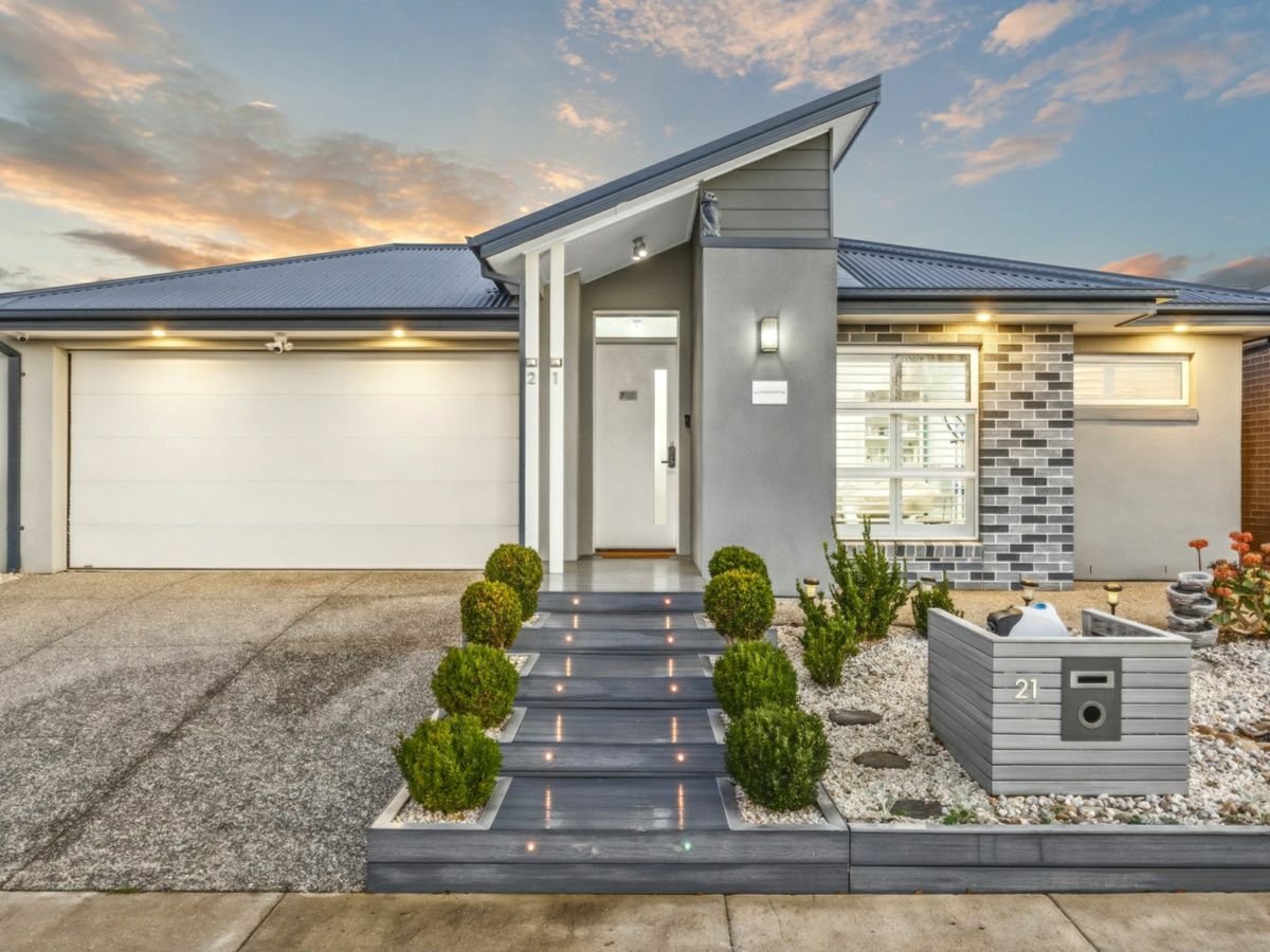 21 Mccubbin Drive, Mount Duneed - image 1