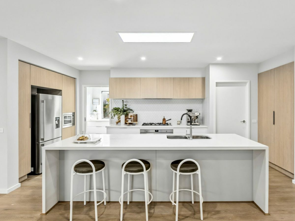 112 Coastside Drive, Armstrong Creek - image 2