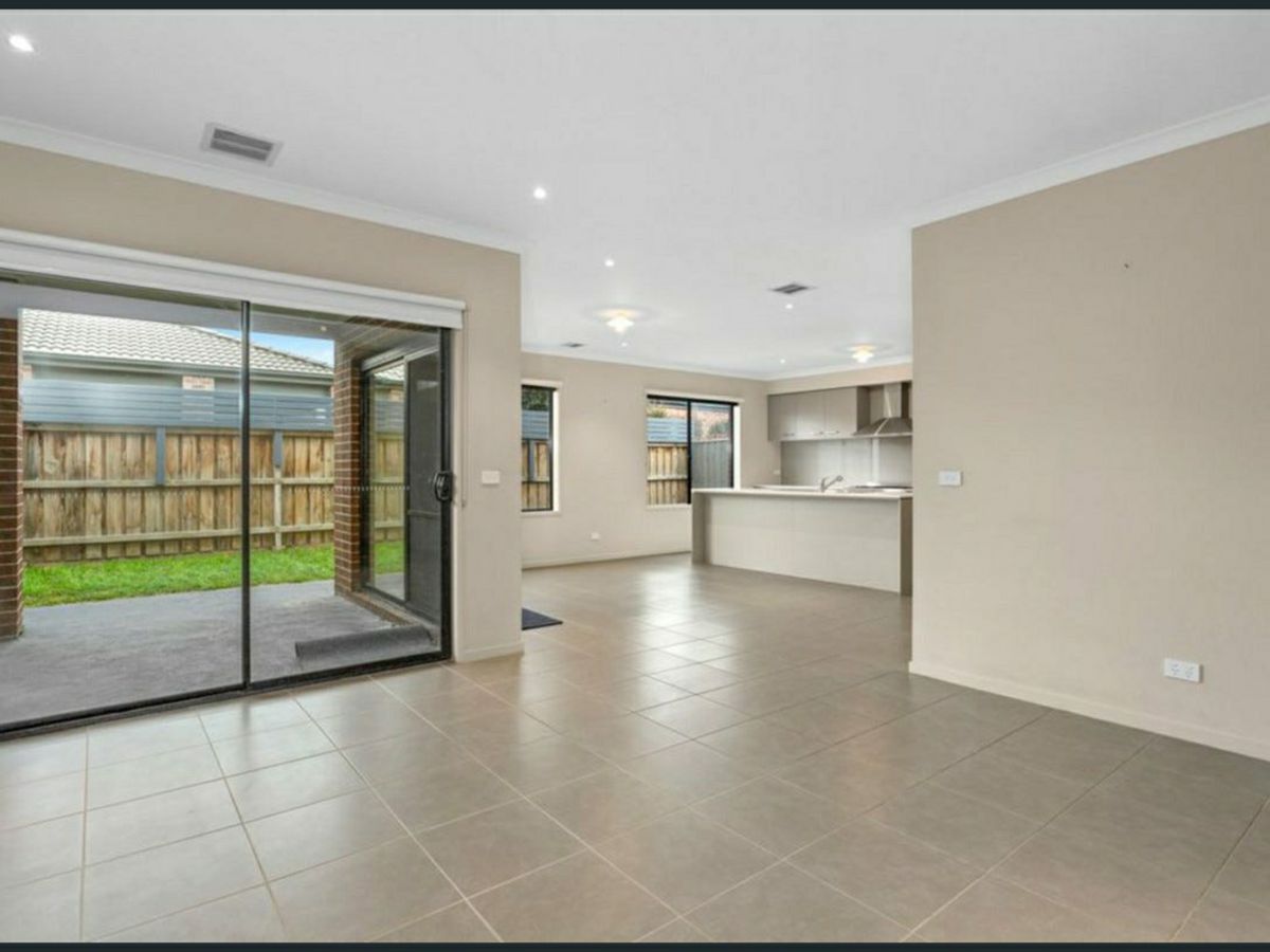 124 Sovereign Drive, Mount Duneed - image 2