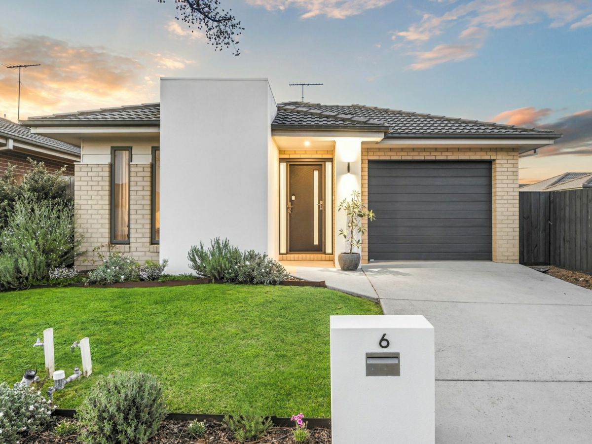 6 Beekeeper Road, Armstrong Creek - image 1
