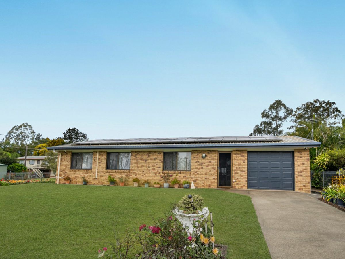 10 Melbury Street, Willowbank - image 1