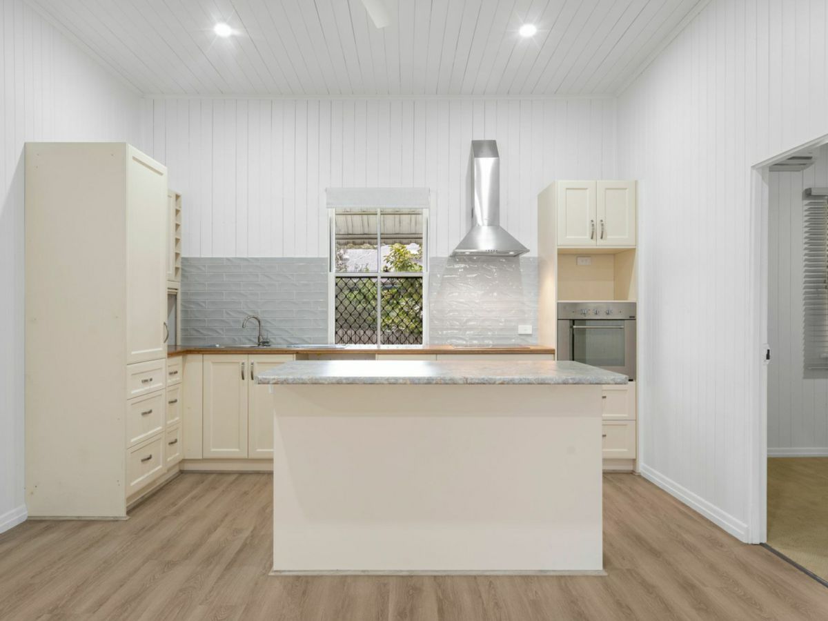 6 England Street, East Ipswich - image 2