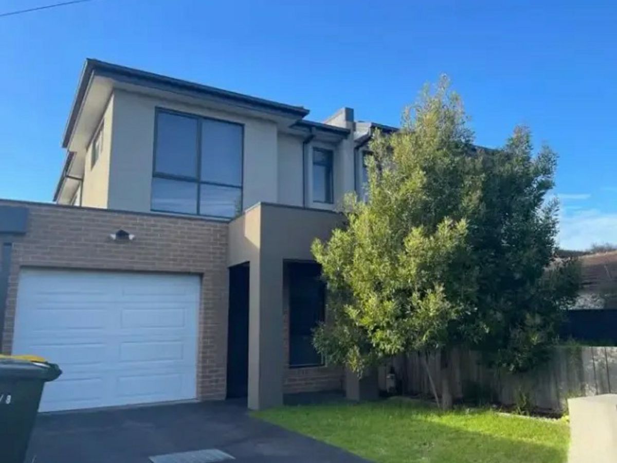 1/8 Koonawarra Street, Clayton - image 1