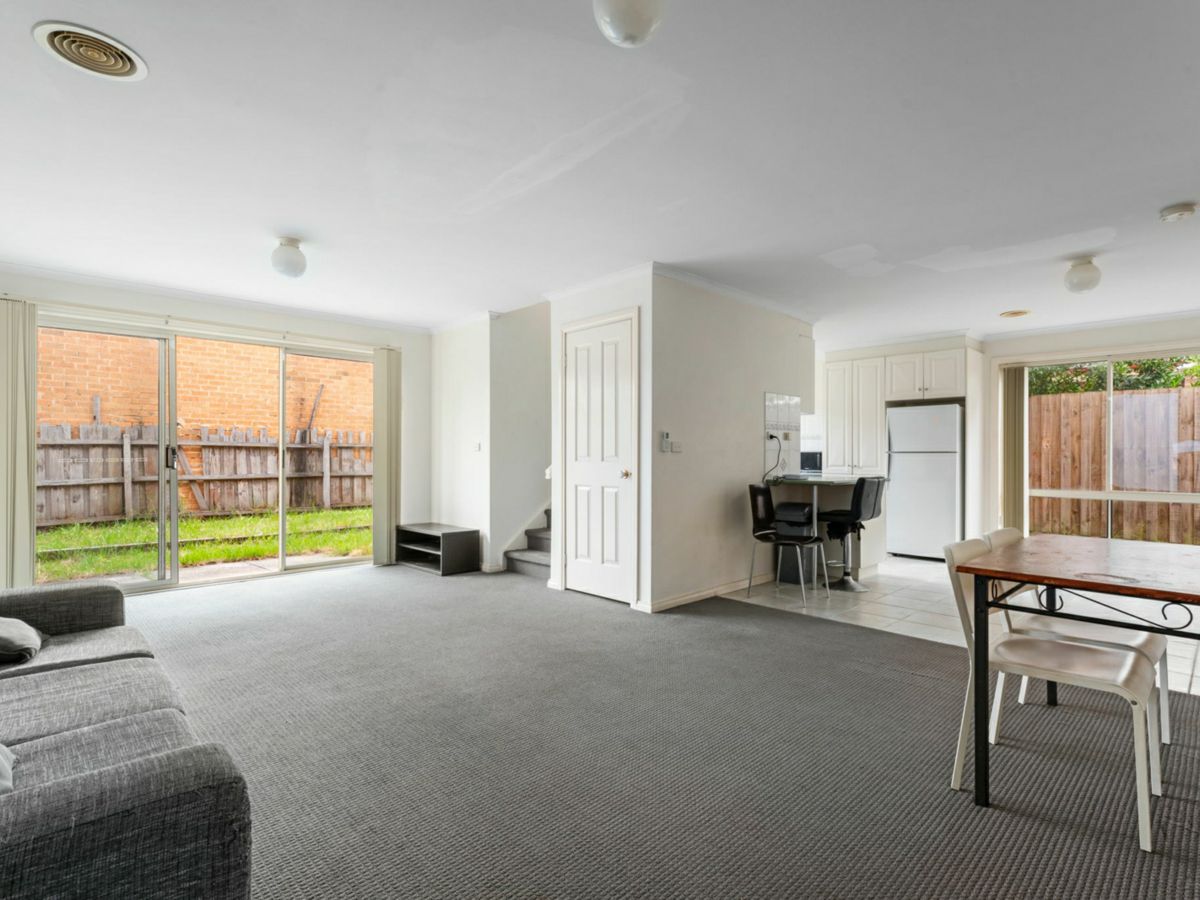 3/8 Marshall Avenue, Clayton - image 1