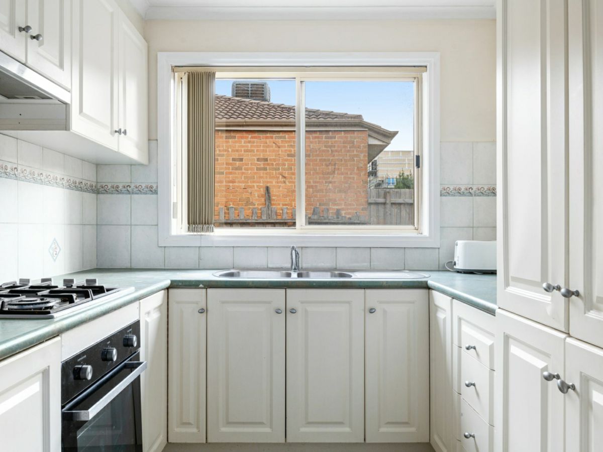 3/8 Marshall Avenue, Clayton - image 2