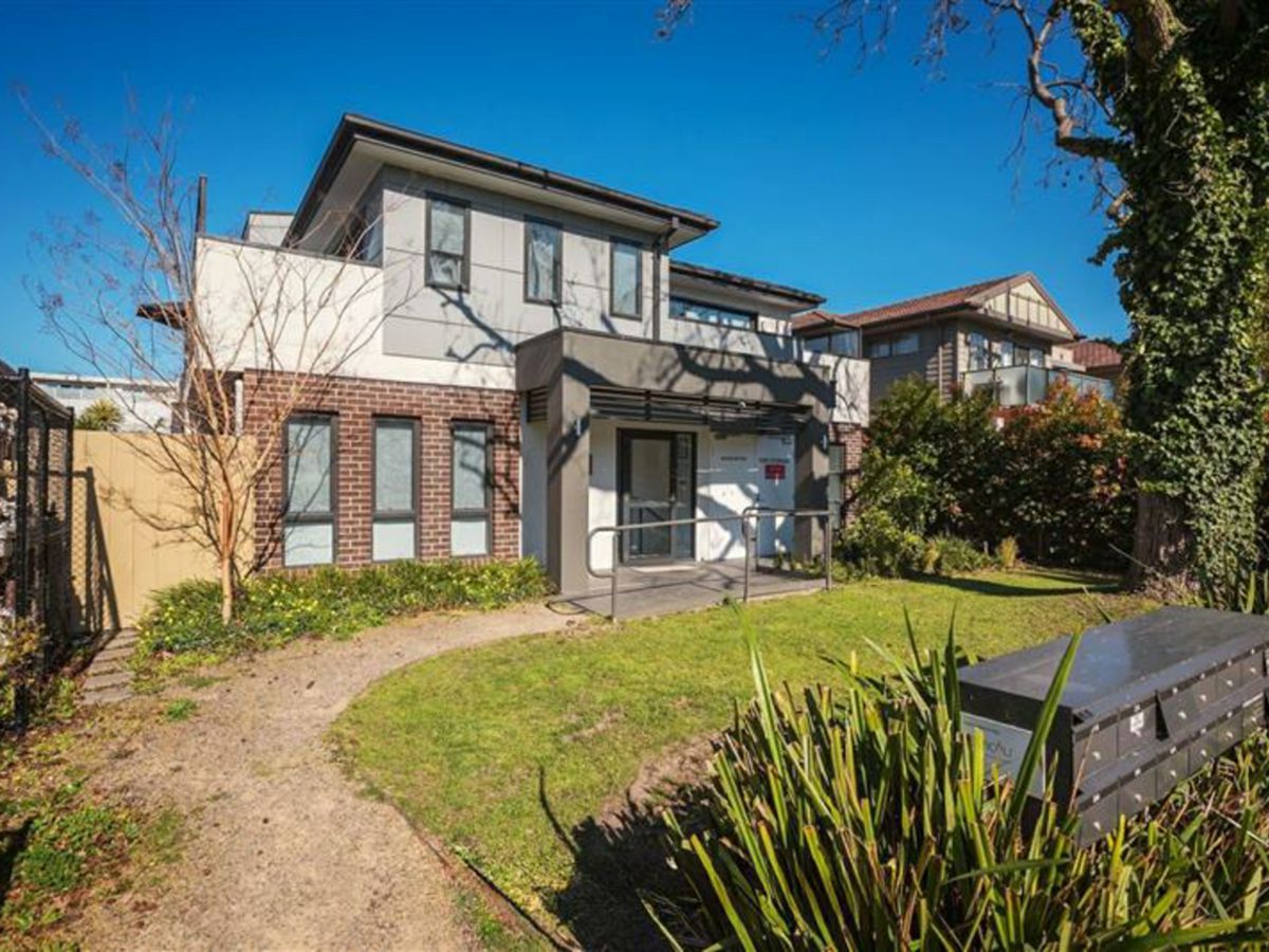 9/4 Albert Avenue, Oakleigh - image 1