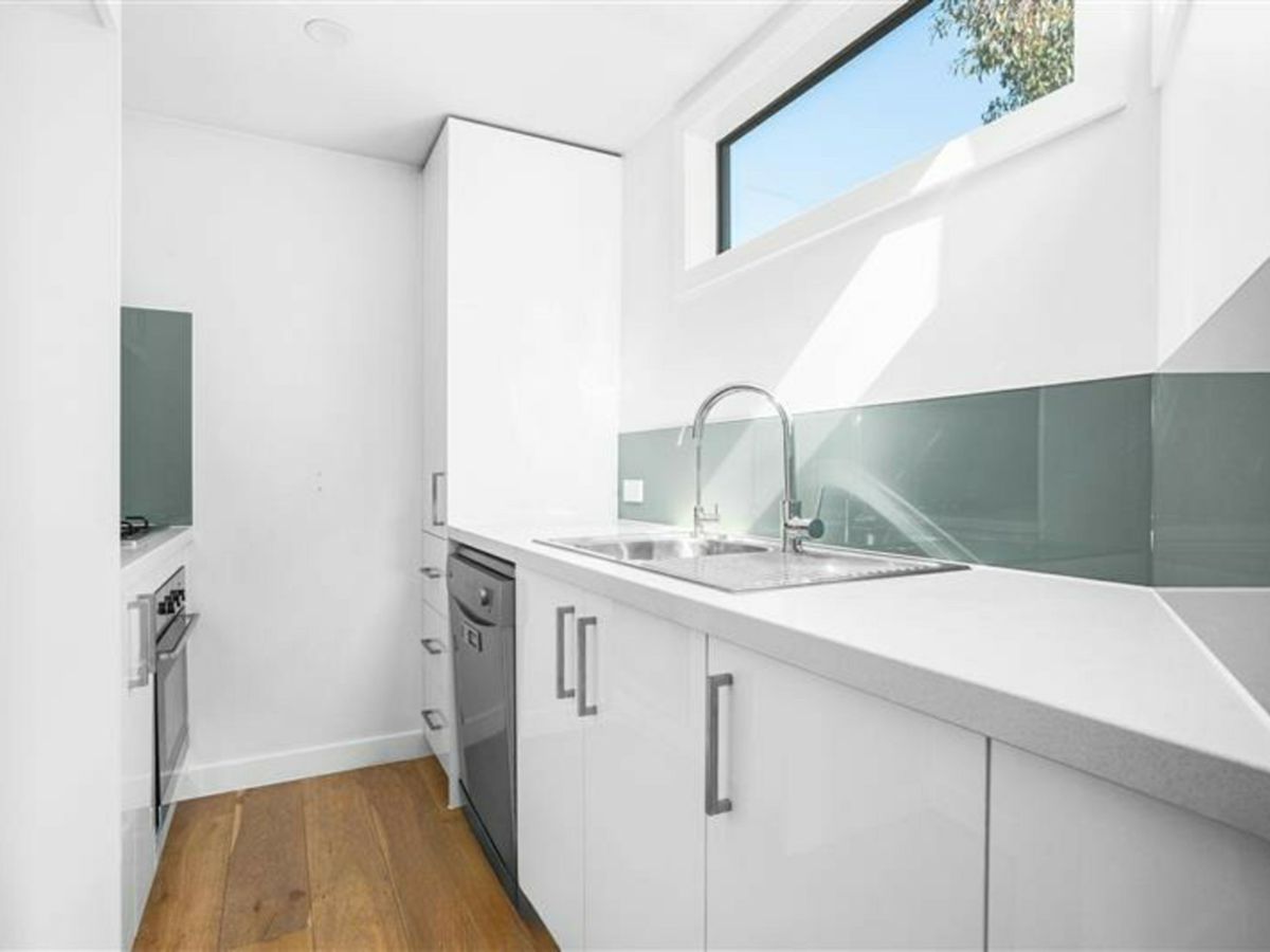 9/4 Albert Avenue, Oakleigh - image 2