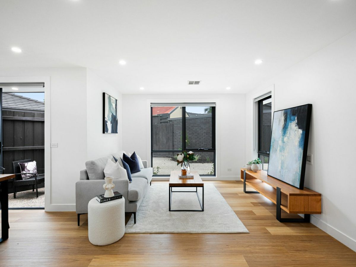 1/4 Wannan Court, Clayton South - image 2
