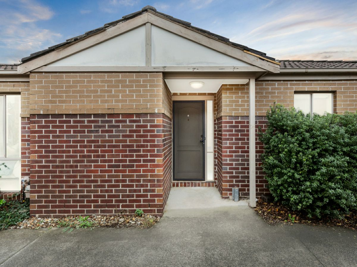 2/10 Manoon Road, Clayton South - image 1