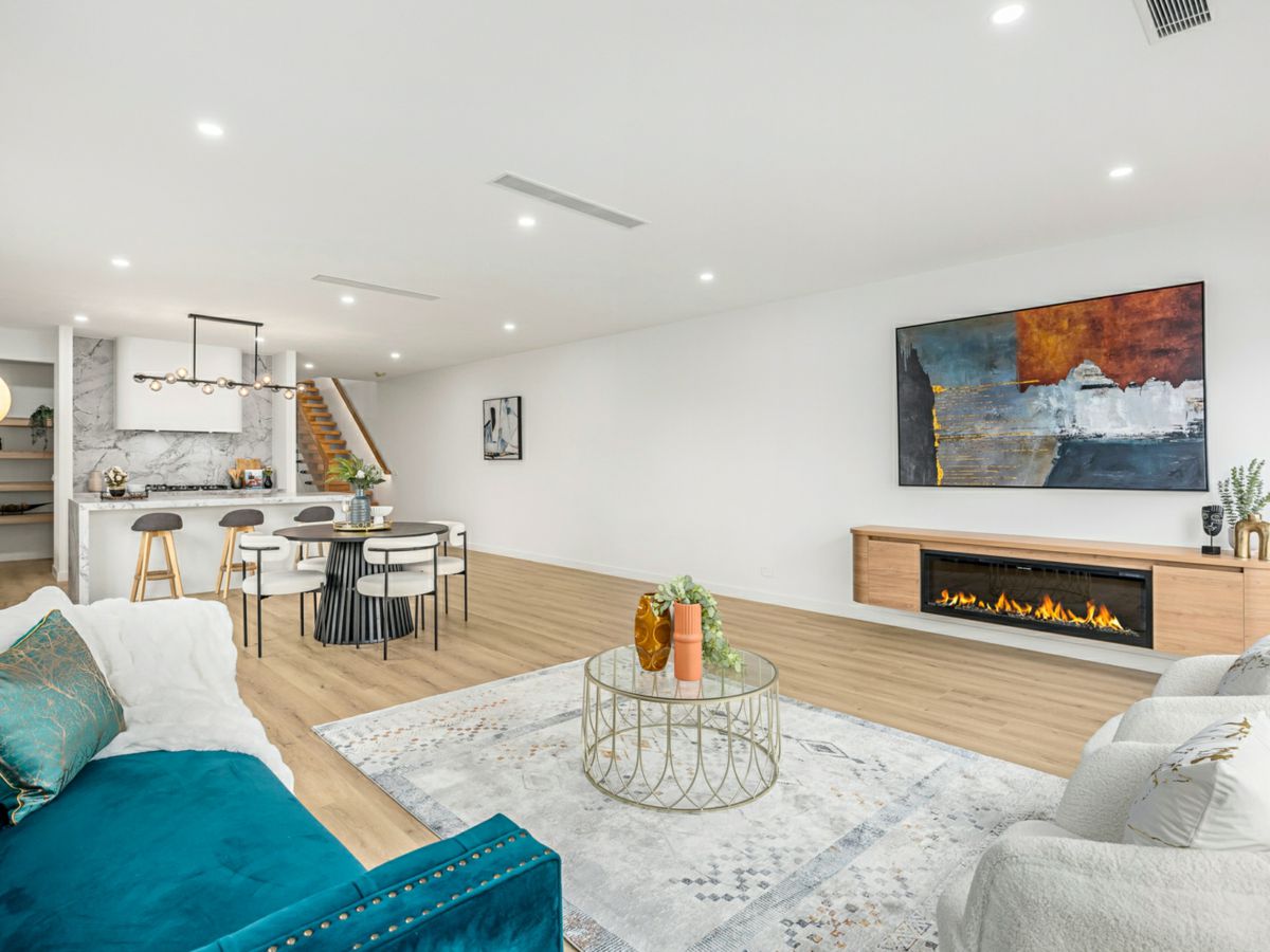 38A Ella Grove, Chelsea - image 3