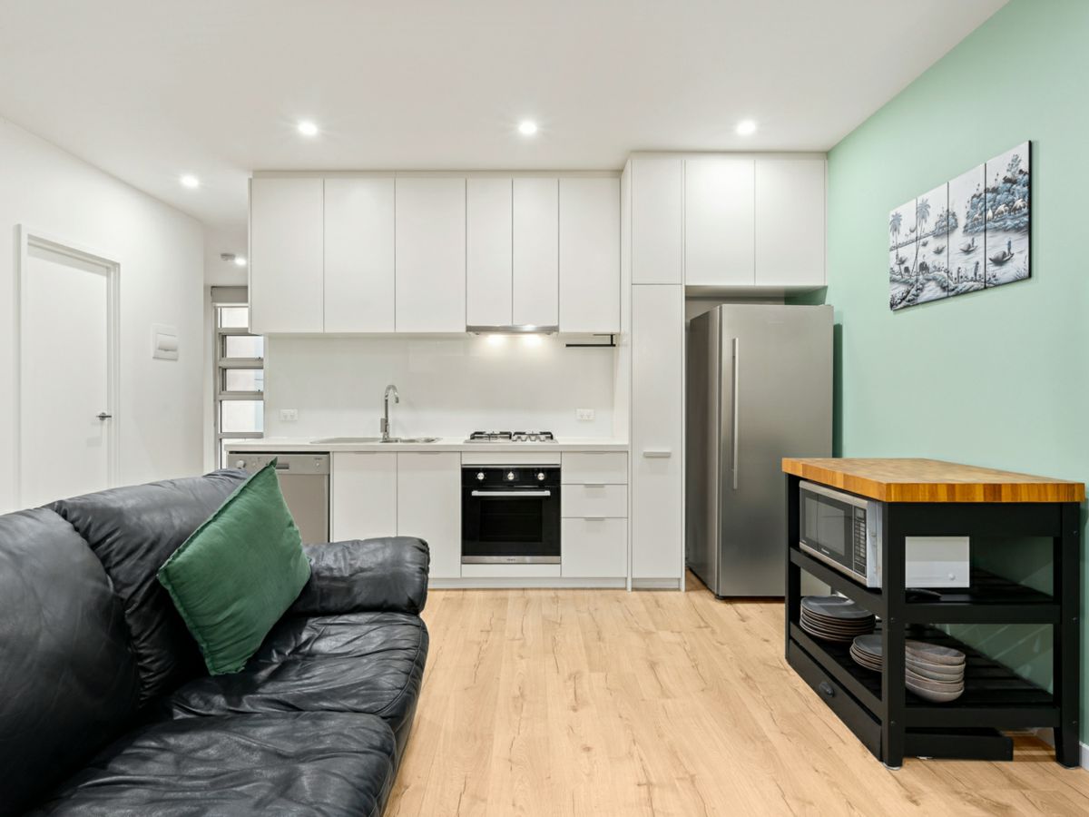 G08/1213 Centre Road, Oakleigh South - image 2