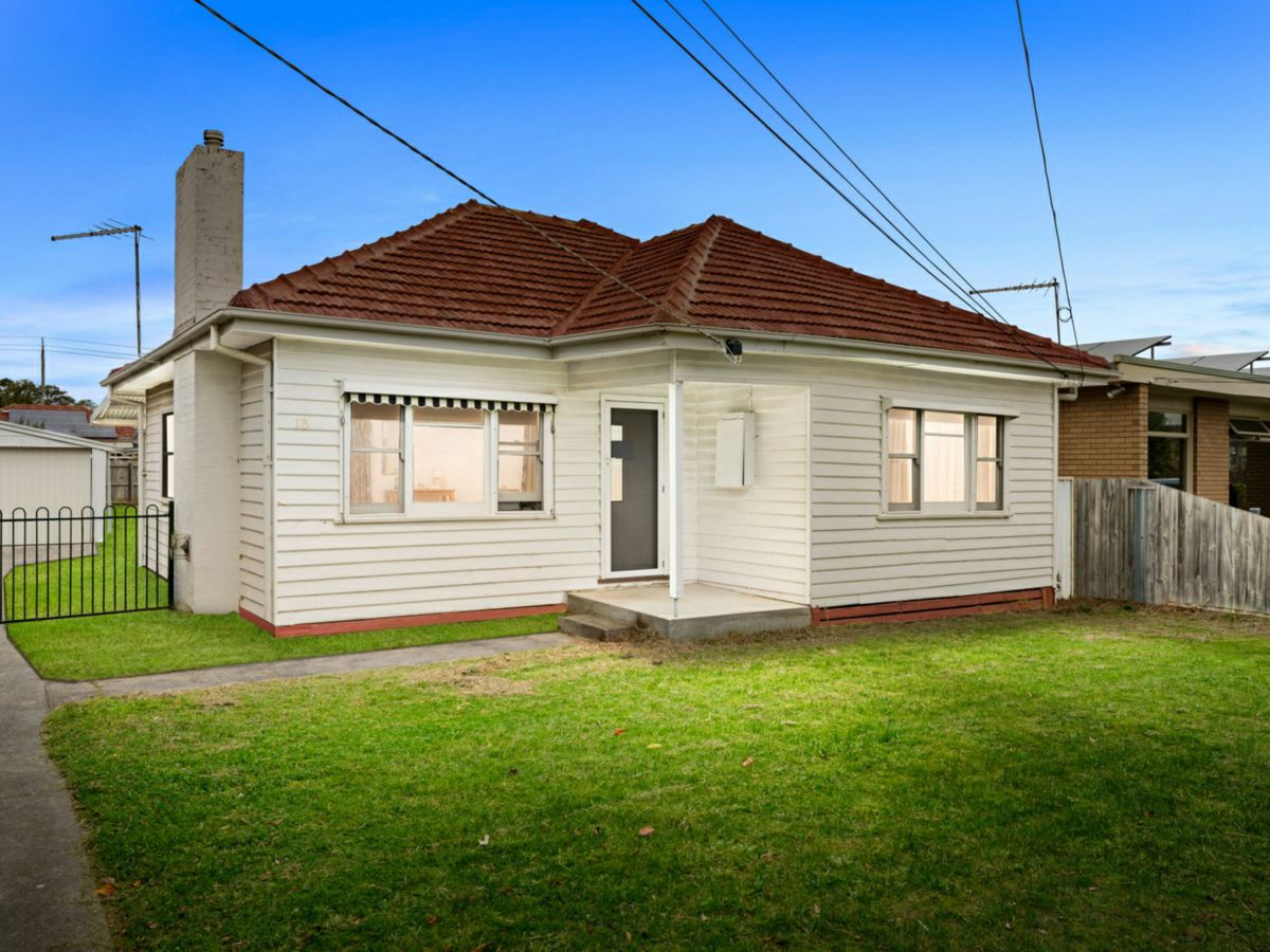 18 Murdo Road, Clayton - image 2
