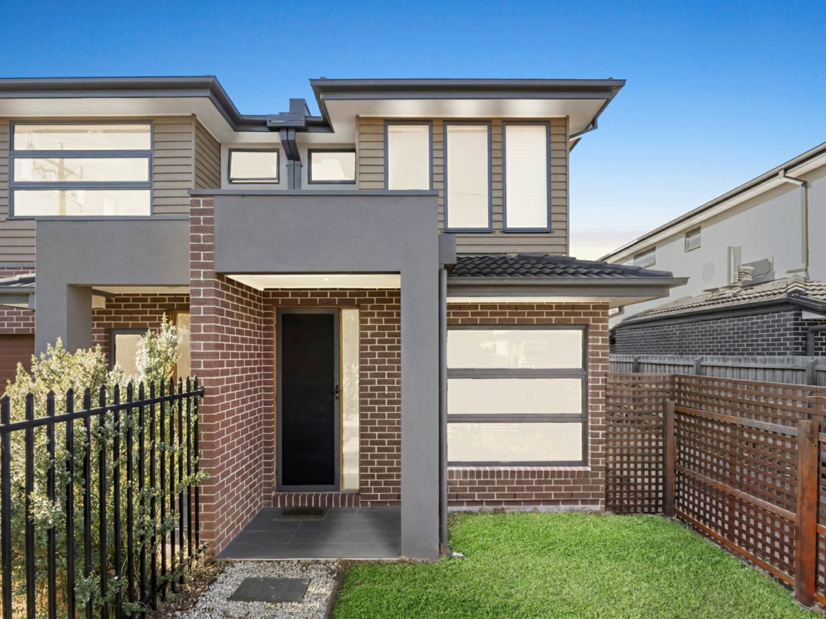 2/1 Aonach Street, Clayton South - image 1
