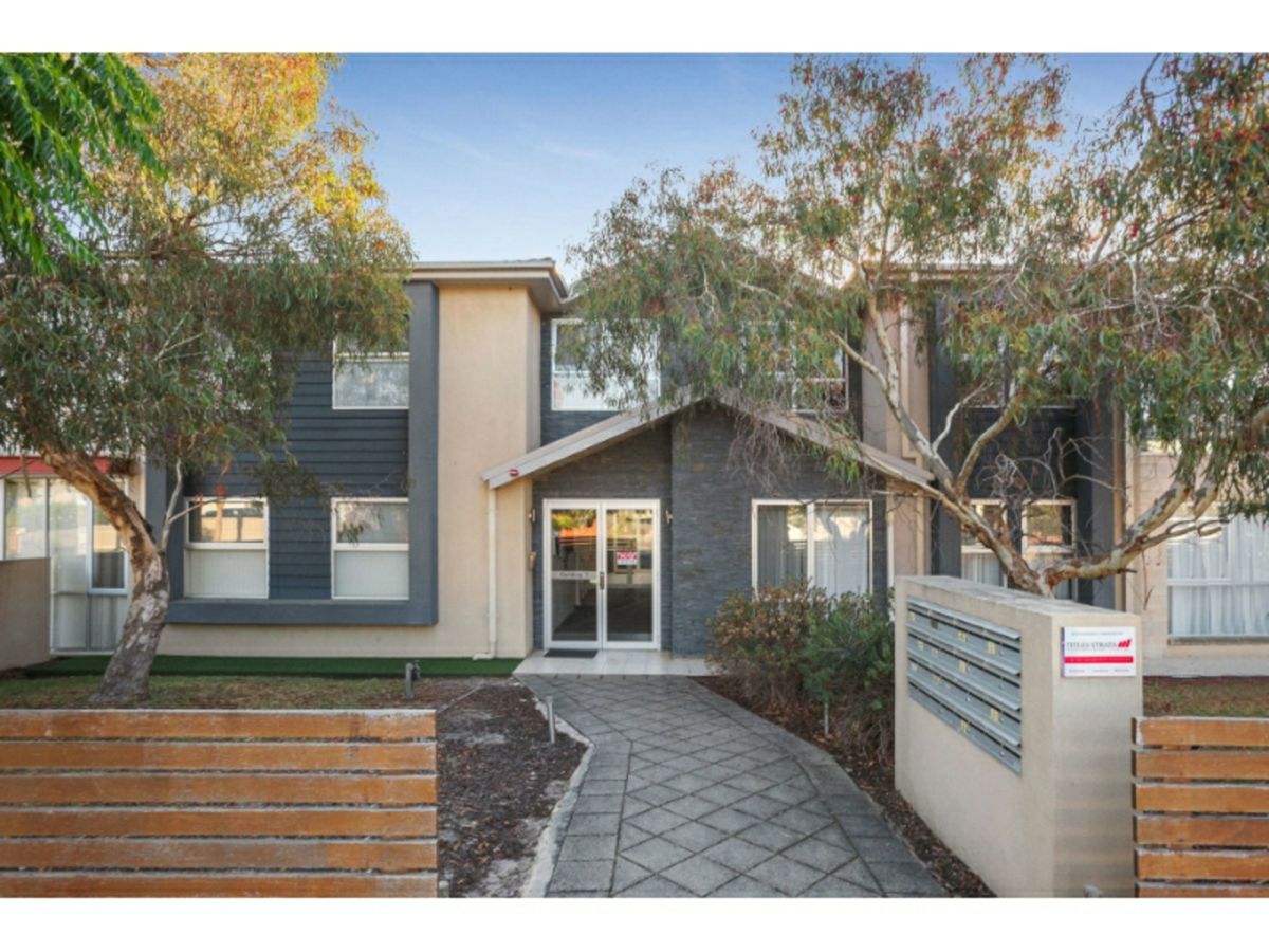 4/61 Kanooka Grove, Clayton - image 1