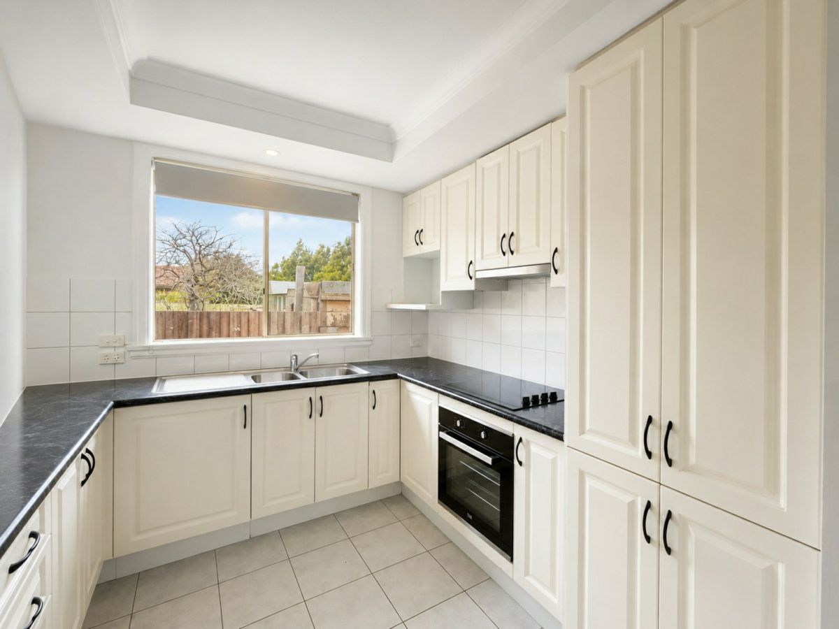 4/63 Alice Street, Clayton - image 2