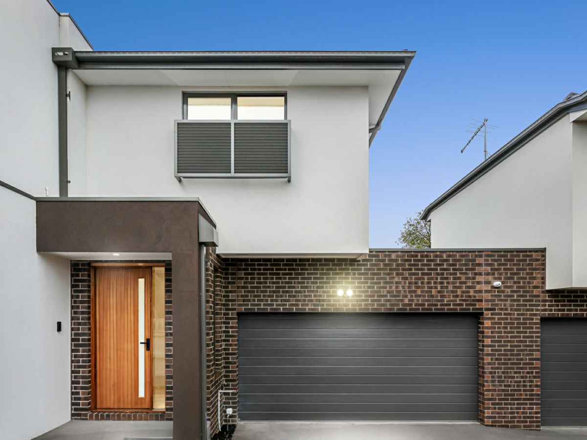 2/1419 Centre Road, Clayton - image 1