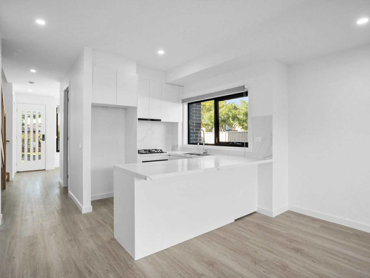 2/49 Prince Charles Street, Clayton - image 2