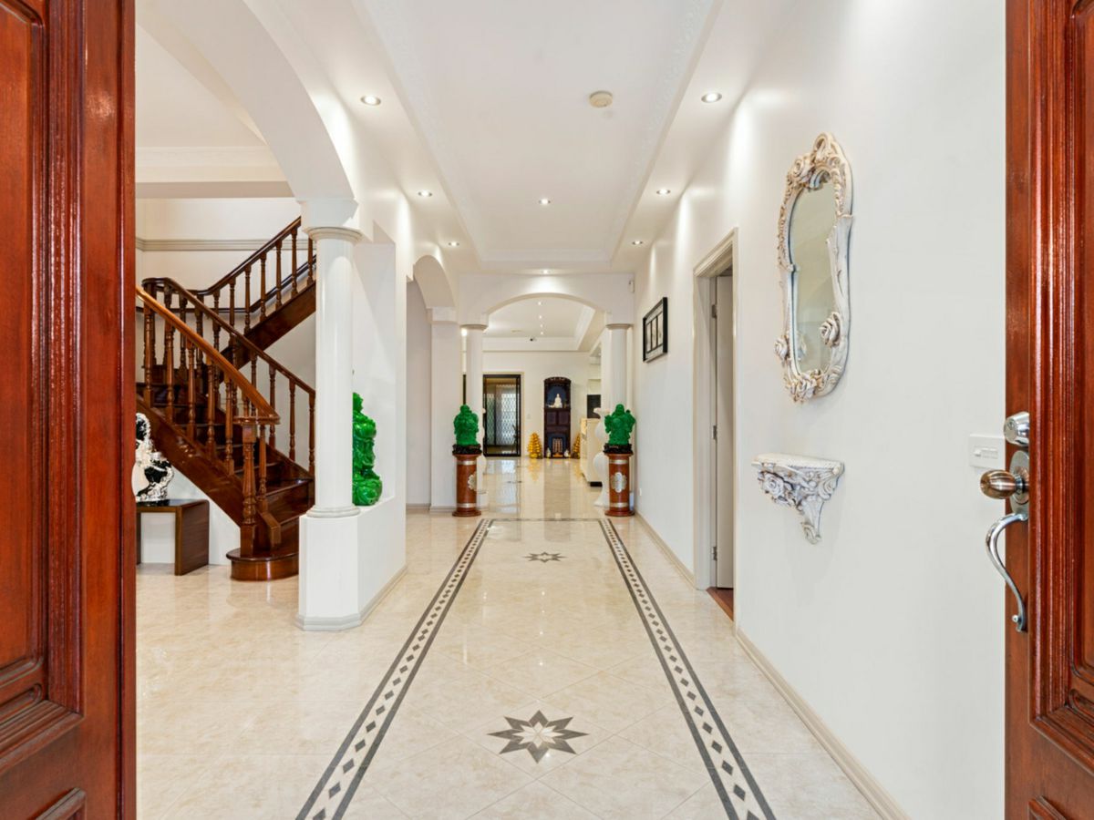 16 Culshaw Avenue, Clayton South - image 2