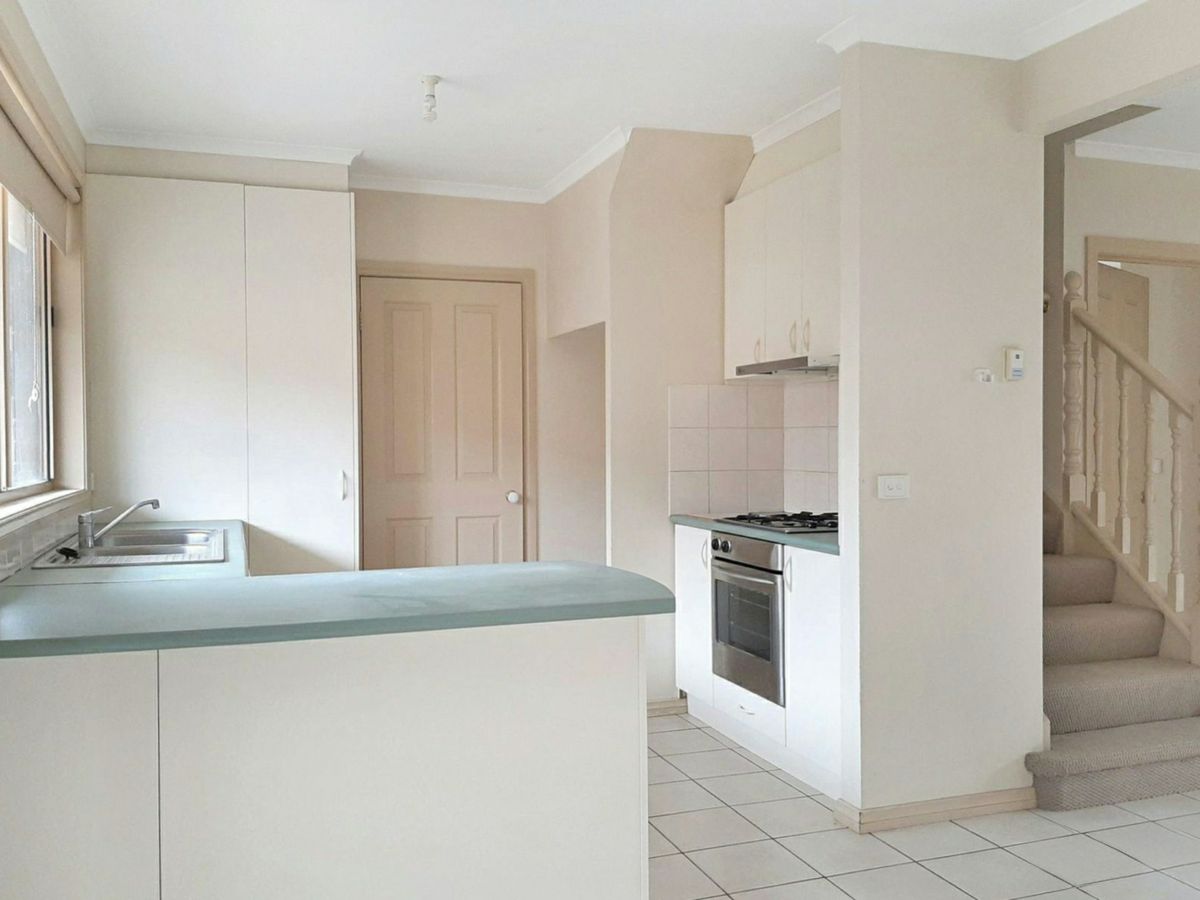3/241 Clayton Road, Clayton - image 2