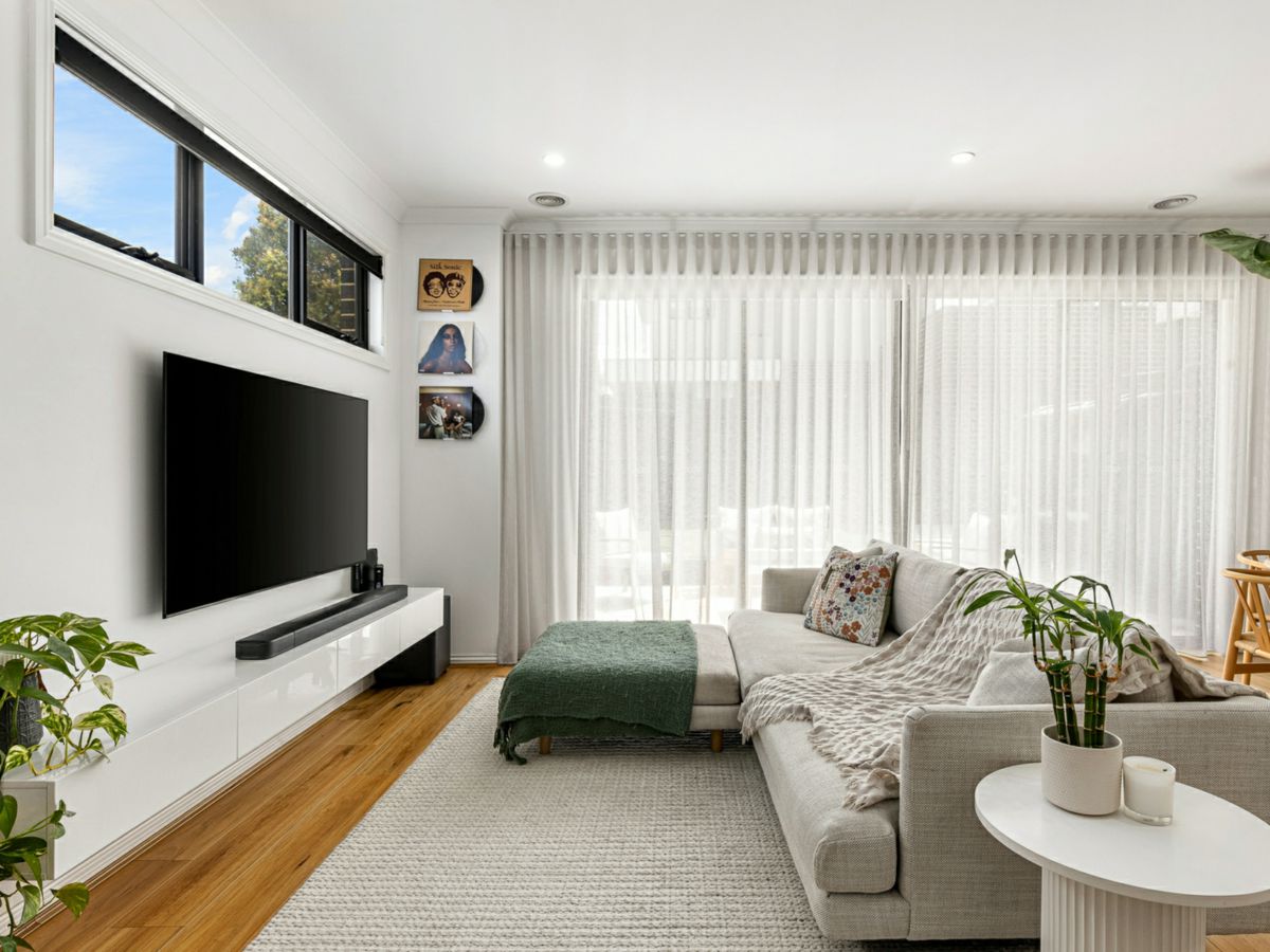2/695 Heatherton Road, Clayton South - image 3