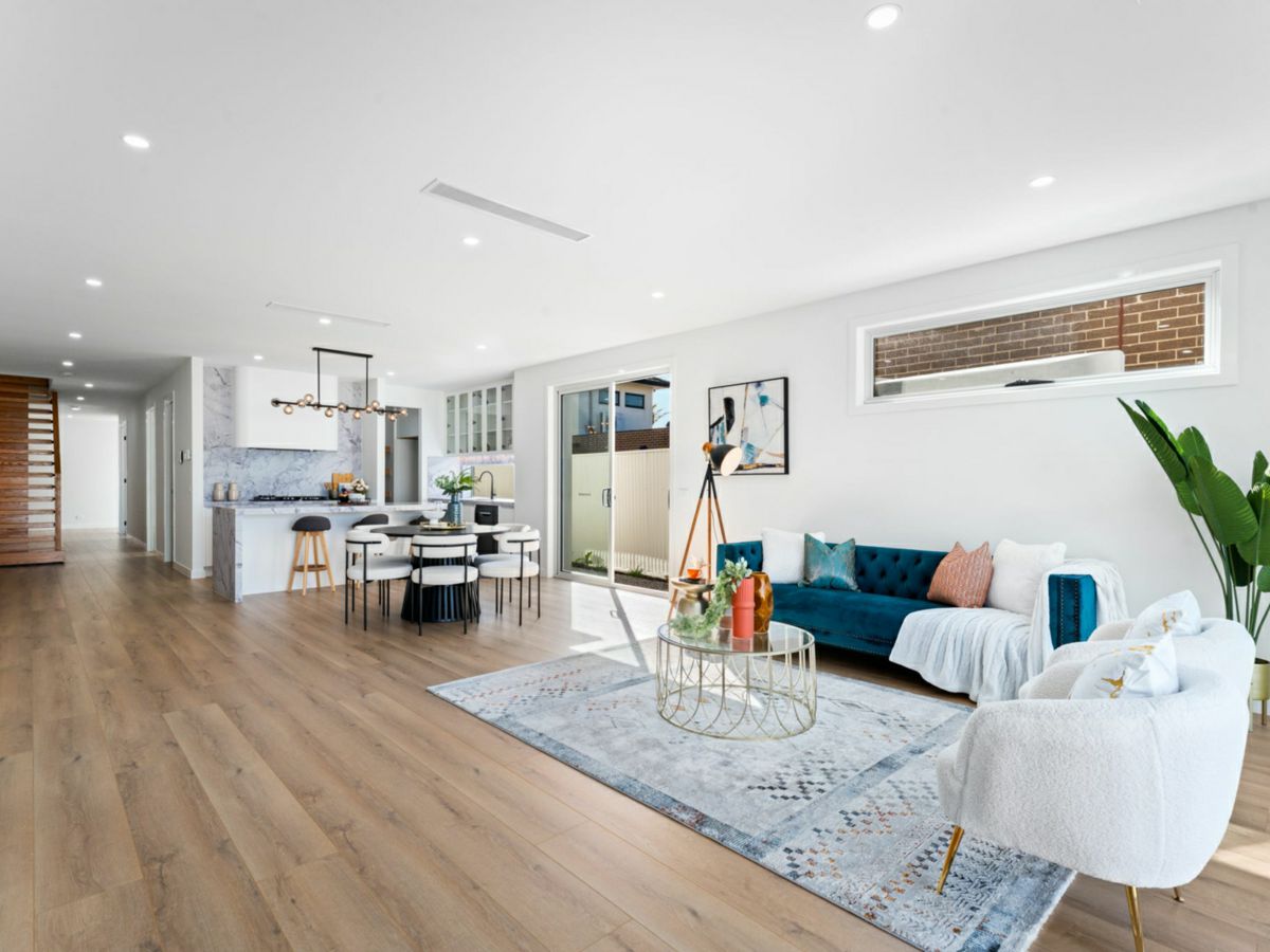 38B Ella Grove, Chelsea - image 2
