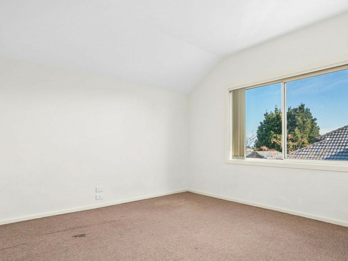 4/5 Myriong Street, Clayton - image 3