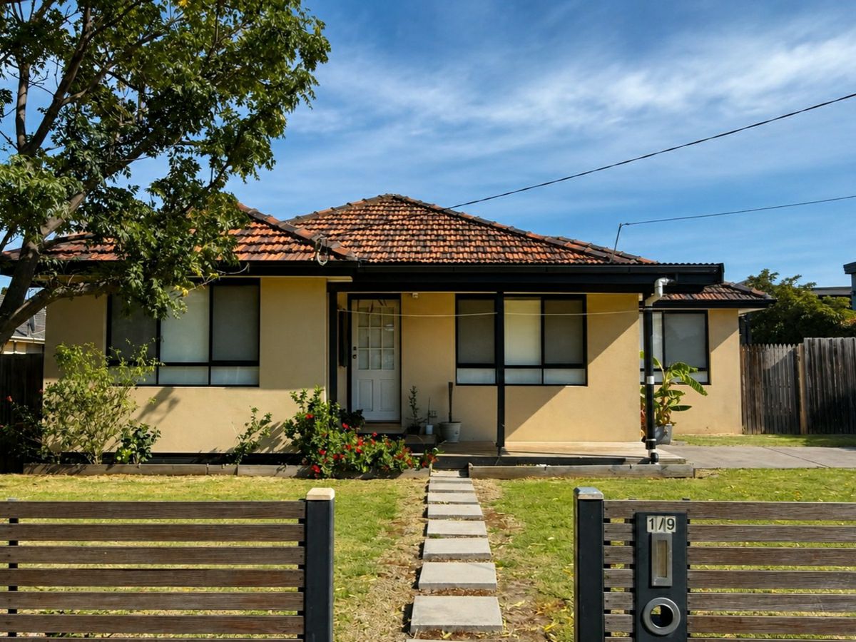 1/9 Burns Avenue, Clayton South - image 1