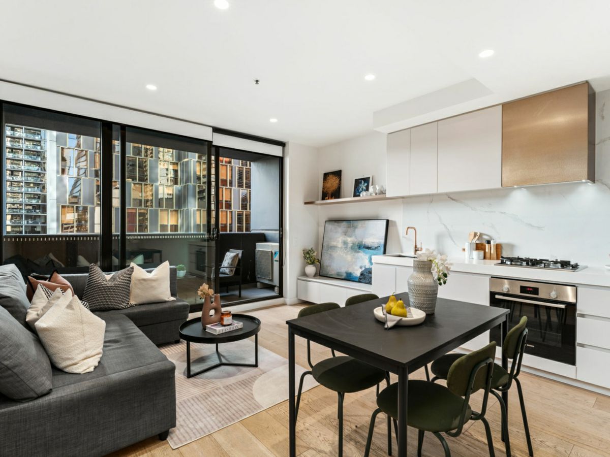 803/141 La Trobe Street, Melbourne - image 1
