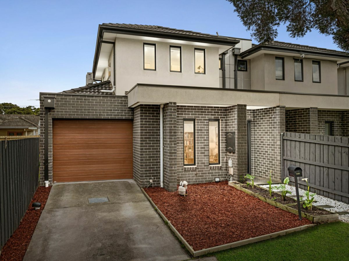 22B Kombi Road, Clayton South - image 1