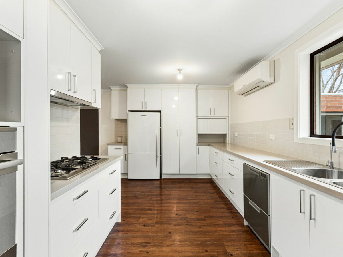 2 Goulburn Place, Clayton South - image 3