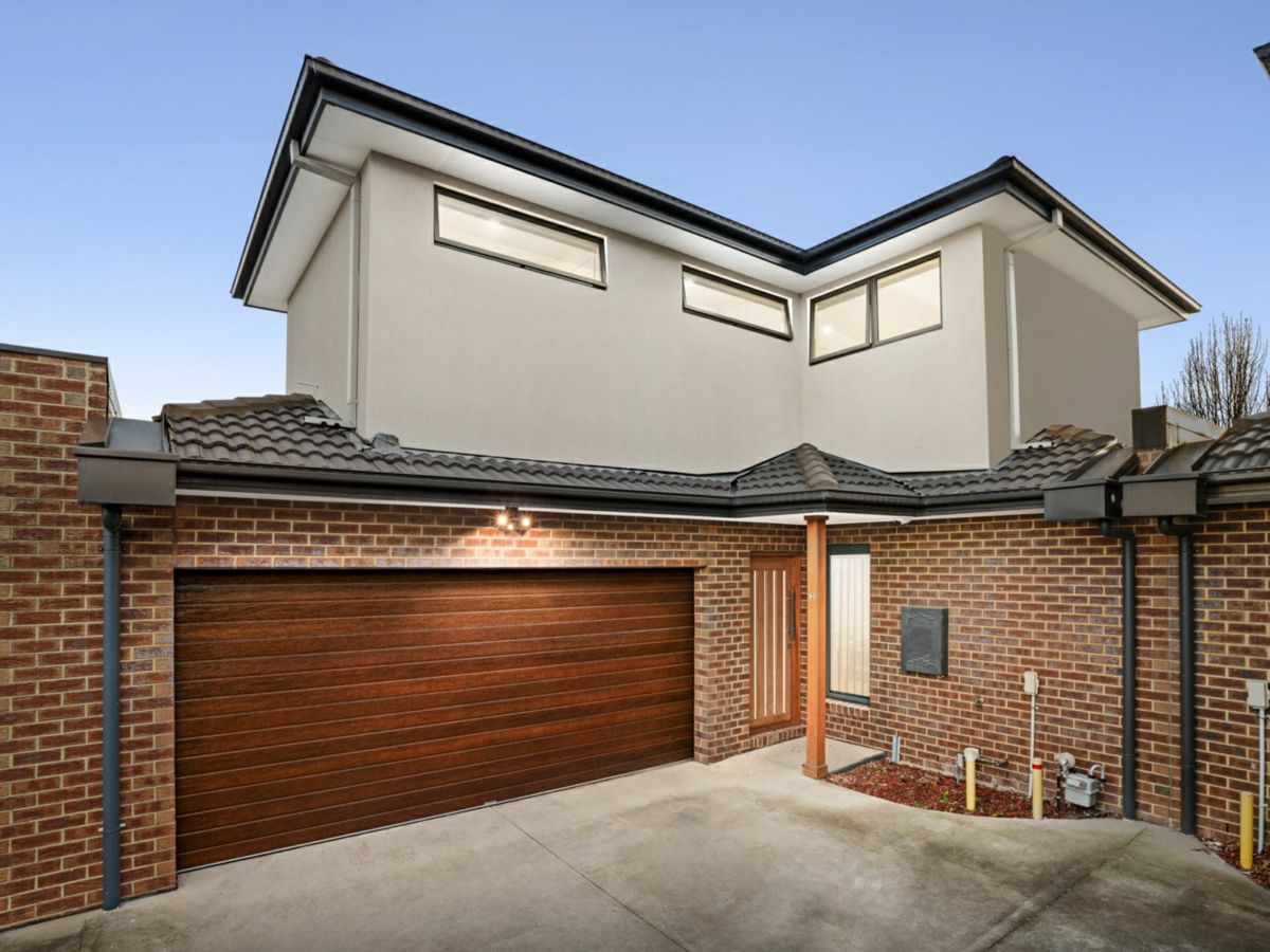 3/3 Burns Avenue, Clayton South - image 1