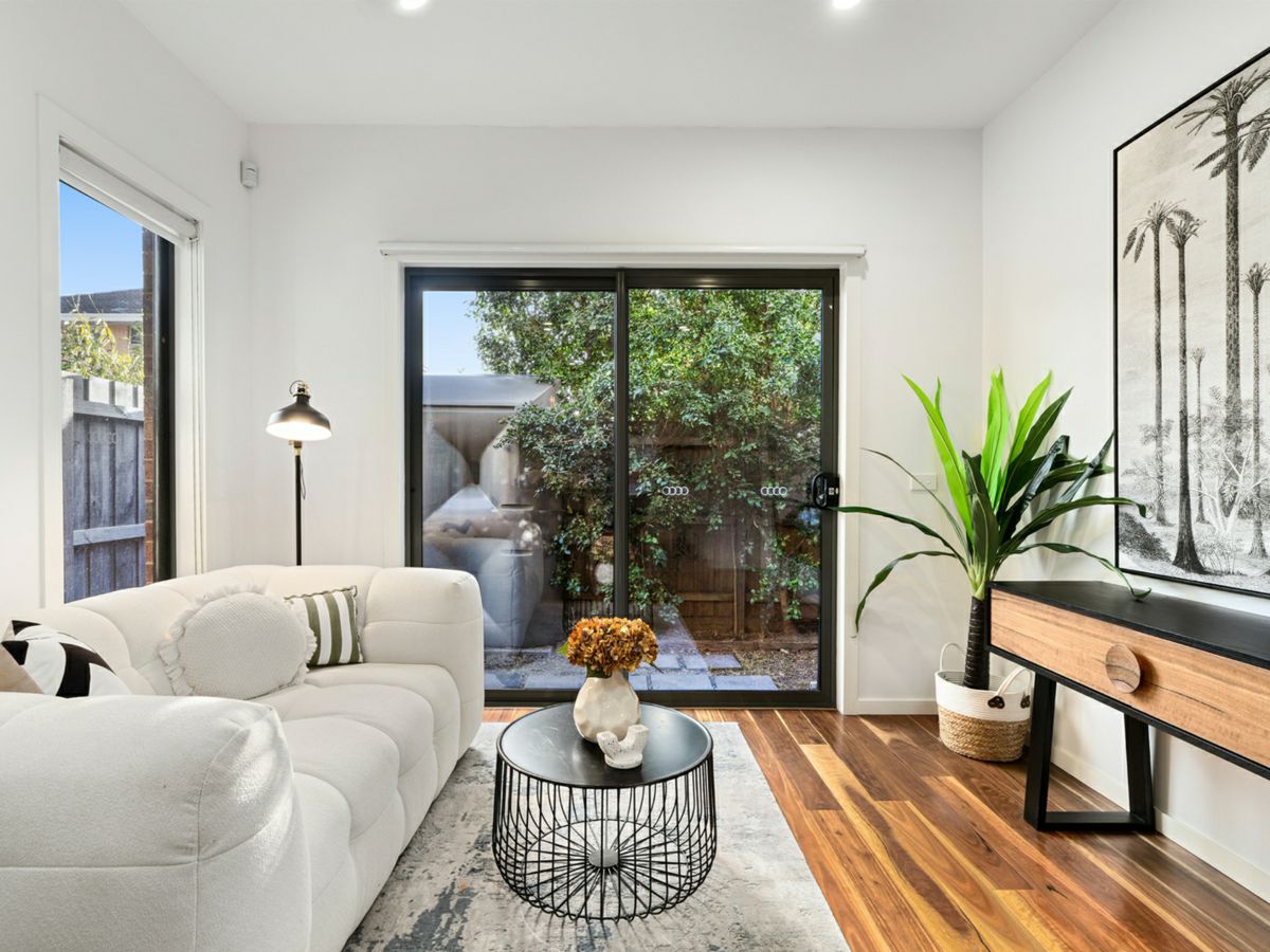 3/3 Burns Avenue, Clayton South - image 3